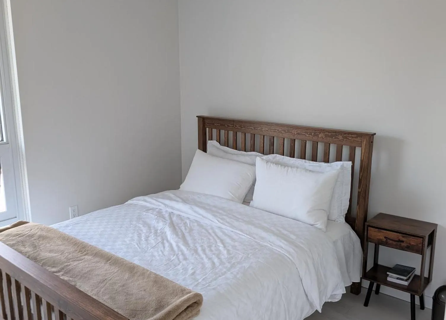 Modern 2 Bedroom Condo With Ac In Olympic Village Vancouver 0*,