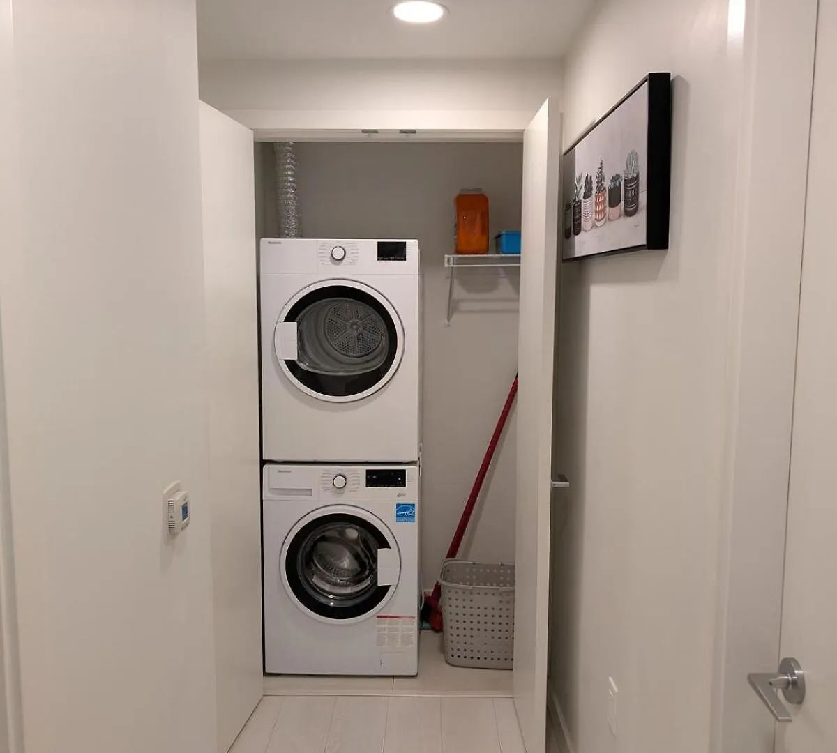 Modern 2 Bedroom Condo With Ac In Olympic Village Vancouver 0*,  Canada