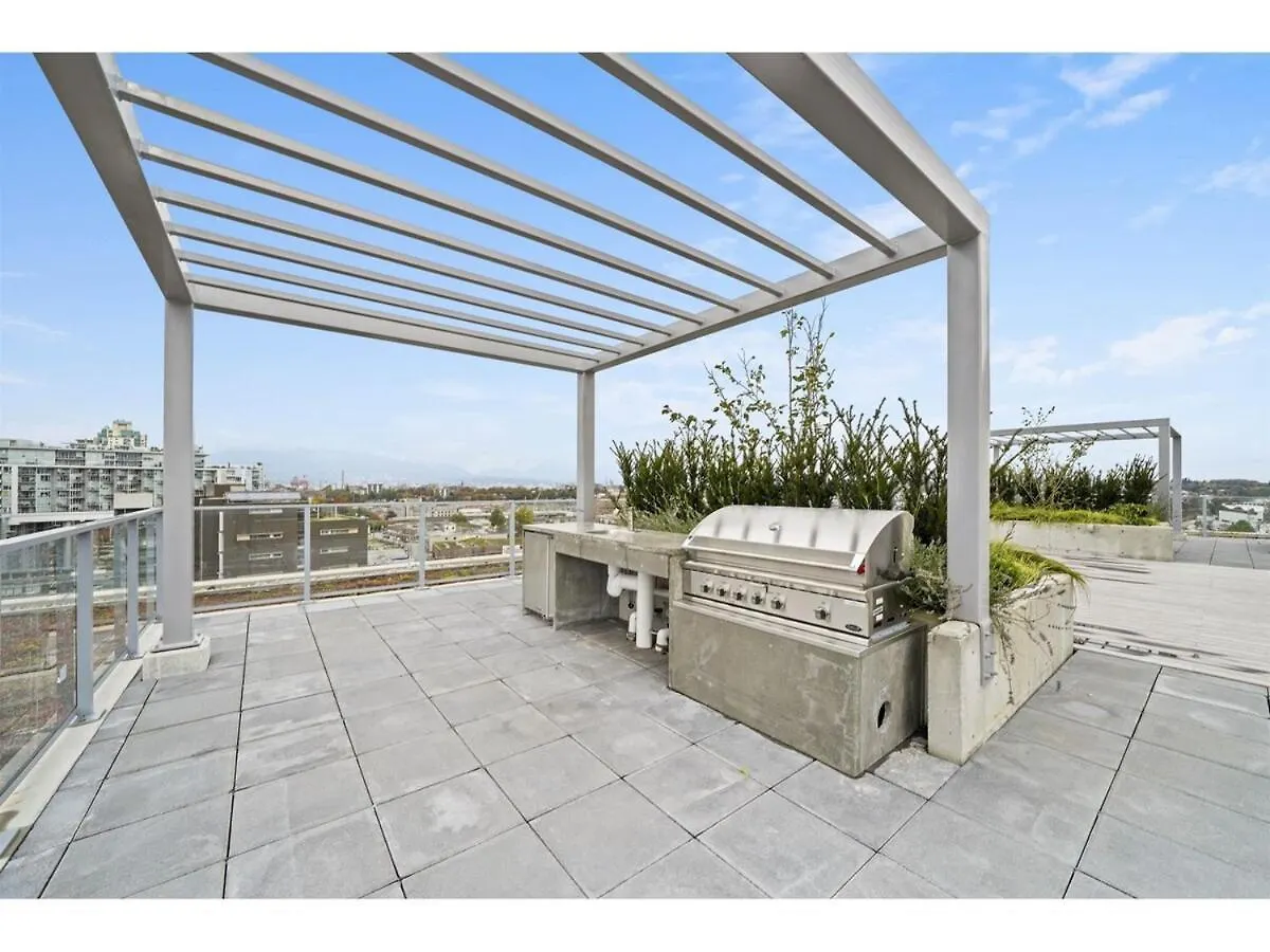 Apartment Modern 2 Bedroom Condo With Ac In Olympic Village Vancouver Canada