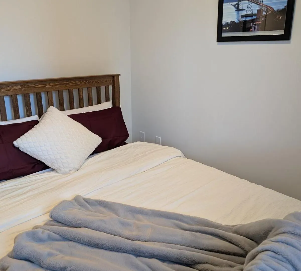 Modern 2 Bedroom Condo With Ac In Olympic Village Vancouver
