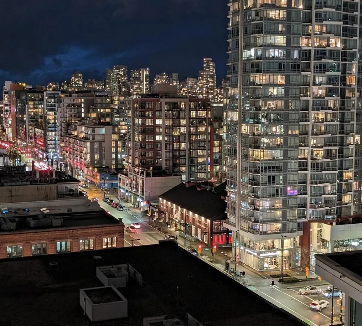 Apartment Modern 2 Bedroom Condo With Ac In Olympic Village Vancouver