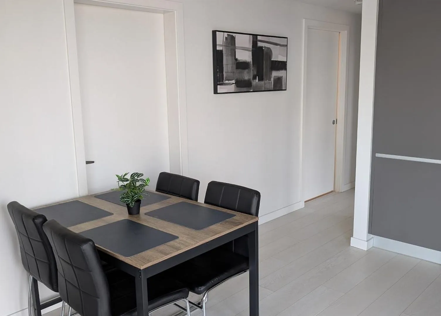 Modern 2 Bedroom Condo With Ac In Olympic Village Vancouver